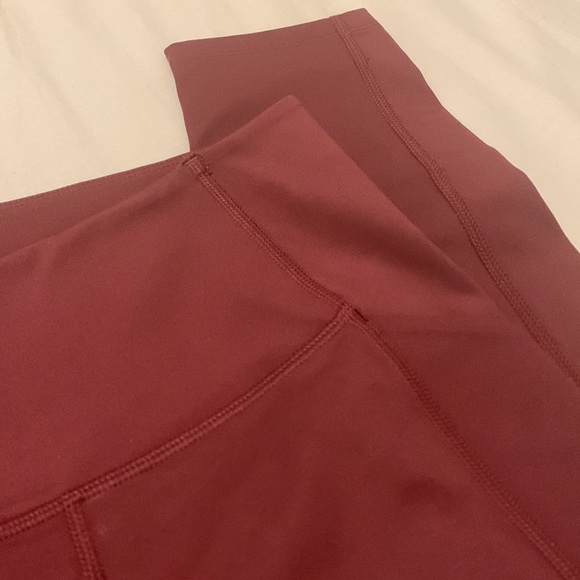 Girlfriend Collective Compressive High Rise Leggings in Mulberry - Size S - Picture 16 of 17